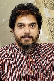 Suneel Sinha en Maroon