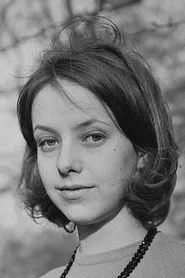 Foto de Tamara Ustinov interpretando a Rosalind Barton en La garra de Satán