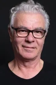 Retrato de Tanfer Yaşar German