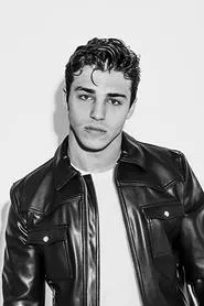 Tanner Zagarino en Seducción bajo el sol