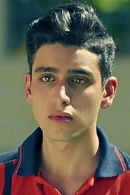 Tayam Qamar en The Back Row