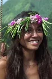 Foto de Tevaite Vernette interpretando a Mauatua en Motín a bordo