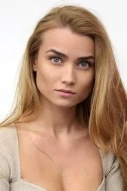 Foto de Tiana Upcheva como Eva Markovic