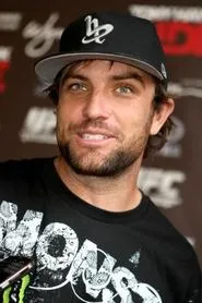 Foto de T.J. Lavin como Self - Host