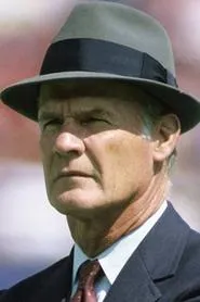 Tom Landry en The Dallas Cowboys: The Complete History of America's Team