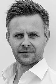 Tom Lister en Shifting Units