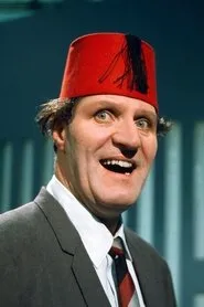 Tommy Cooper en Tommy Cooper - The Magic Touch
