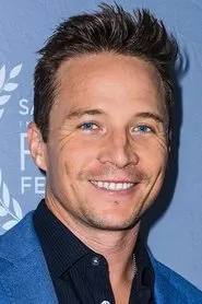 Travis Aaron Wade en Pig Hunt