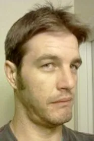 Retrato de Travis Varjak