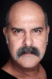 Retrato de Tuncay Gençkalan