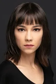 Retrato de Türkü Turan