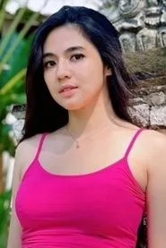 Una Putri en Air Terjun Pengantin Phuket
