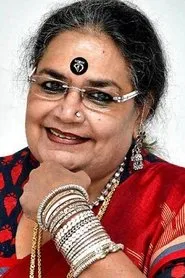 Foto de Usha Uthup interpretando a Mrs. Baker en X: El pasado se hace presente