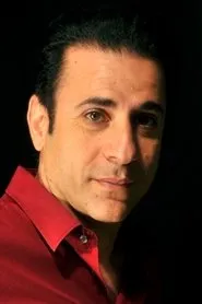 Retrato de Vahik Pirhamzei