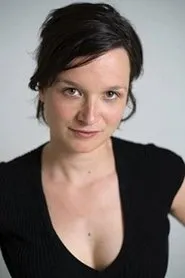 Veronika Glatzner en Dear Darkness