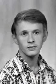 Foto de Viktor Kosykh interpretando a Vasiliy Dmitrievich, boy on the cart en El padre de un soldado