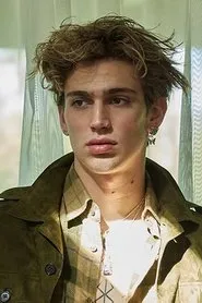 Foto de Vinnie Hacker como Self
