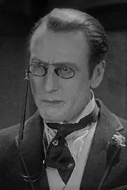 Westcott Clarke en El hombre mosca