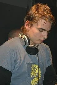 Foto de Wouter Janssen interpretando a Showtek en DefQon.1 Weekend Festival Legends: 15 Years of Hardstyle