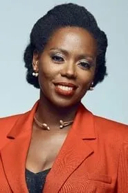 Foto de Xolile Tshabalala como Gugu Mogale