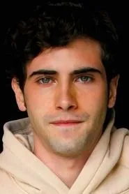 Foto de Yankel Stevan como Raúl León
