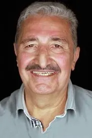 Retrato de Yaşar Güner
