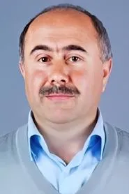 Retrato de Yıldıray Yıldızoğlu