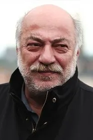 Retrato de Yücel Erten