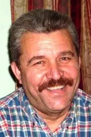 Retrato de Yurdaer Tosun