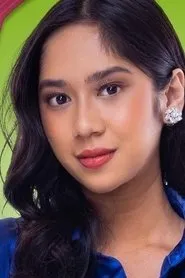 Zenia Zein en Kemah Terlarang: Kesurupan Massal