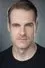 Adam Lannon como Kevin Fry-Darroch