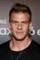 Alan Ritchson como Arthur Curry