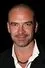 Alan van Sprang como Leland