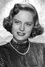 Alexis Smith como Amanda Drake