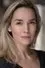 Alice Coulthard como Kelly Tophet