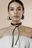 Amanda Steele como Vivian Thomas