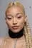 Amandla Stenberg como Macey Irving