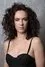 Amy Manson como Zoe