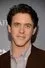 Ashley Zukerman como Peter MacLeish