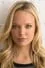 Auden Thornton como Lucy Damon