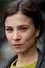 Aylin Tezel como Nora Dalay