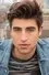 Ben Elliott como Derek Rogers