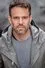 Ben Ruedinger como Till Weigel