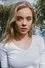 Chloe Fox como Bree Girling