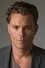 Clayne Crawford como Ray Cargill