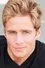 Dan Wells como Steve Moss