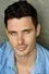 Daniel Bess como Lieutenant Chris Cahill