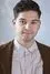 Daniel Maslany como Detective Llewellyn Watts