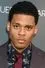 Deric Augustine como Miles Penn