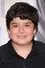 Devan Leos como Henry